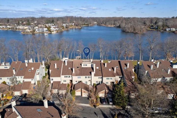 Photo of 21 Waterside Close, Eastchester NY