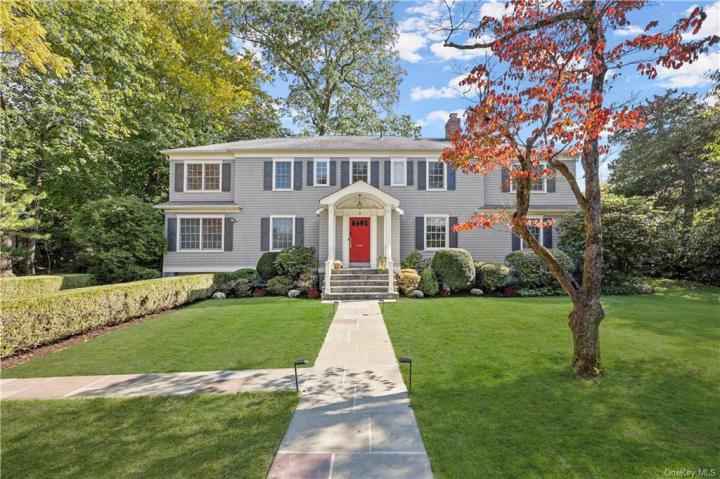 Photo of 2 Montrose Road, Scarsdale NY