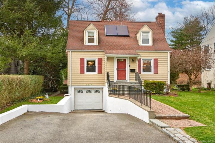 Photo of 149 Clarence Road, Scarsdale NY